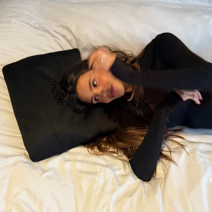 NEW Пухка немов хмаринка містка косметичка RHODE Oversized Bubble Bag LIMITED EDITION SIZE + COLOR